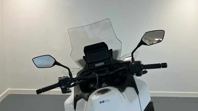 Honda NT1100 Manual (22 Model Year)